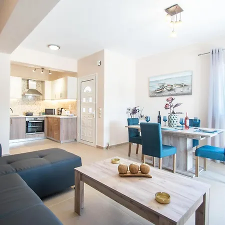 Apartment Tina's By 
